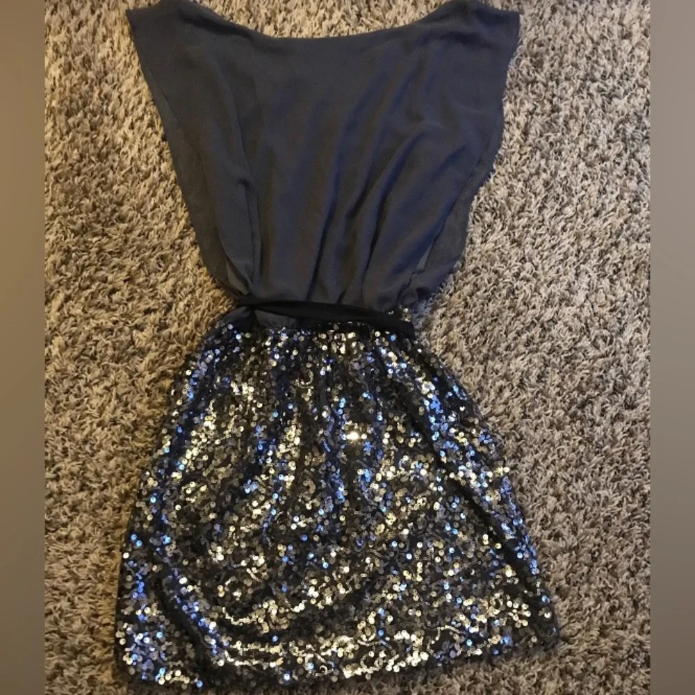 Juniors Candies sequined Gray/Silver Dress ( Size Medium) CUTE!!! - Picture 2 of 5